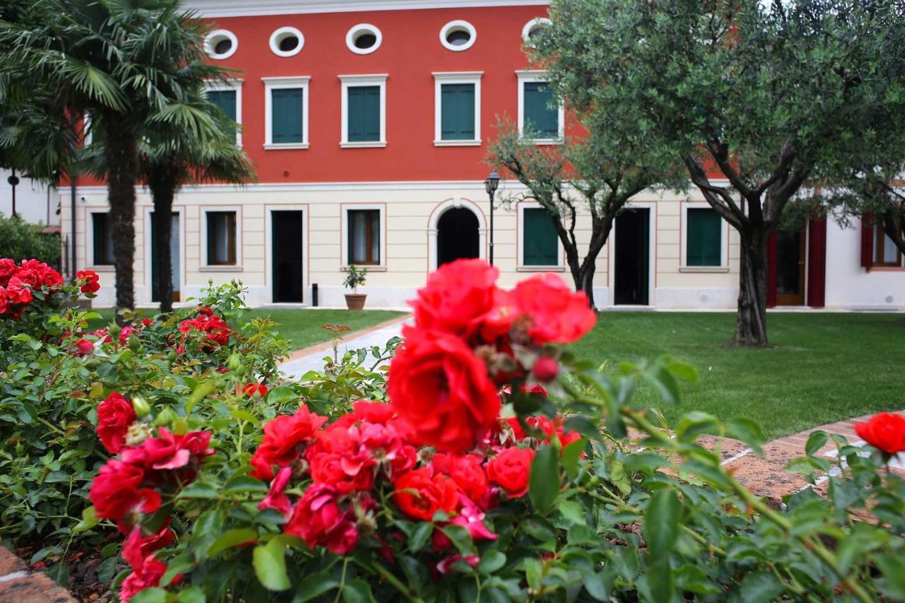 Villa Tiziano Residence Rosà Buitenkant foto